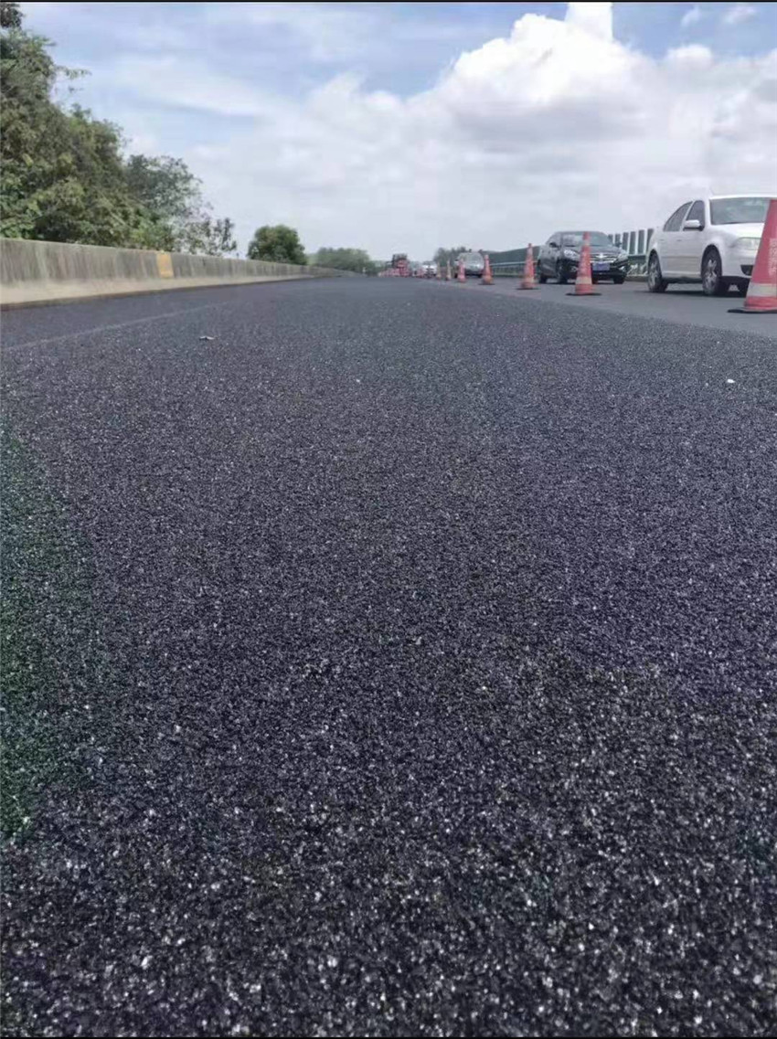 上海臨港環湖透水瀝青路麵